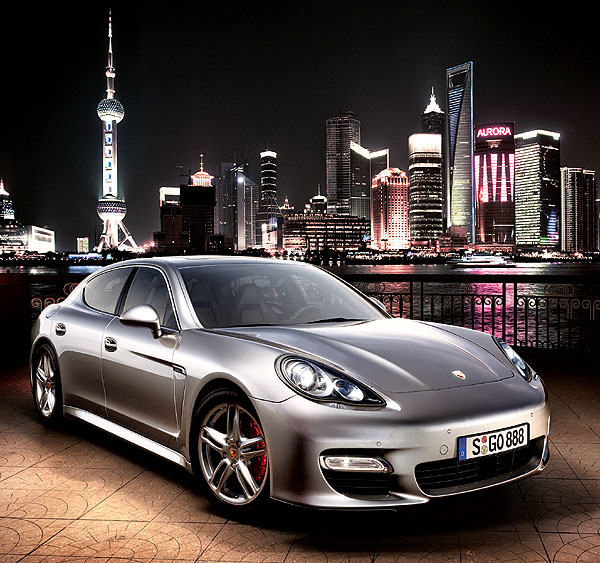 Dlouho očekávaná premiéra modelu Porsche Panamera je již doslova za dveřmi.