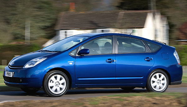 Nová Toyota Prius poháněná spalovacím motorem a elektromotorem v prodeji na našem trhu (2.pokračování)