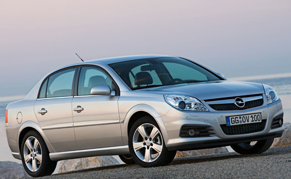 Opel představuje novou Vectru a Signum