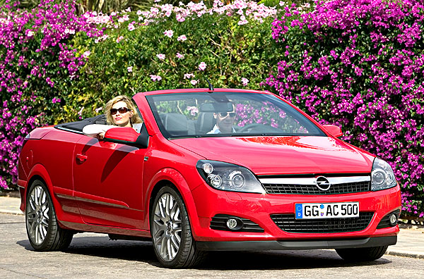 Opel Astra TwinTop na startovní čáře