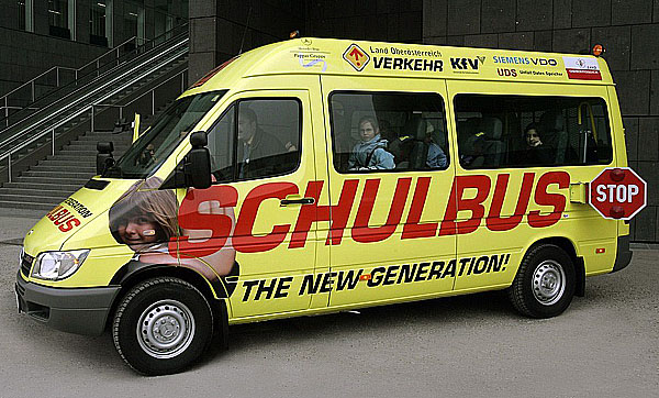 Představení koncepčního školního autobusu Mercedes-Benz nové generace v Rakousku