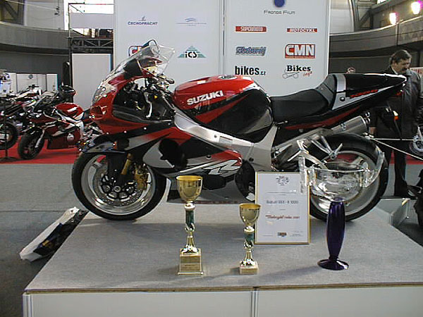 Suzuki GSX R-1000 je Motocyklem roku