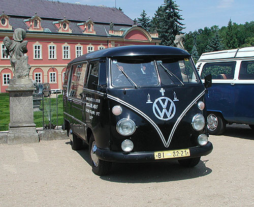 Nový VW Transportér a nový VW Multivan byly představeny minulý týden novinářům, v pátek 20. června byl zahájen v ČR jejich prodej