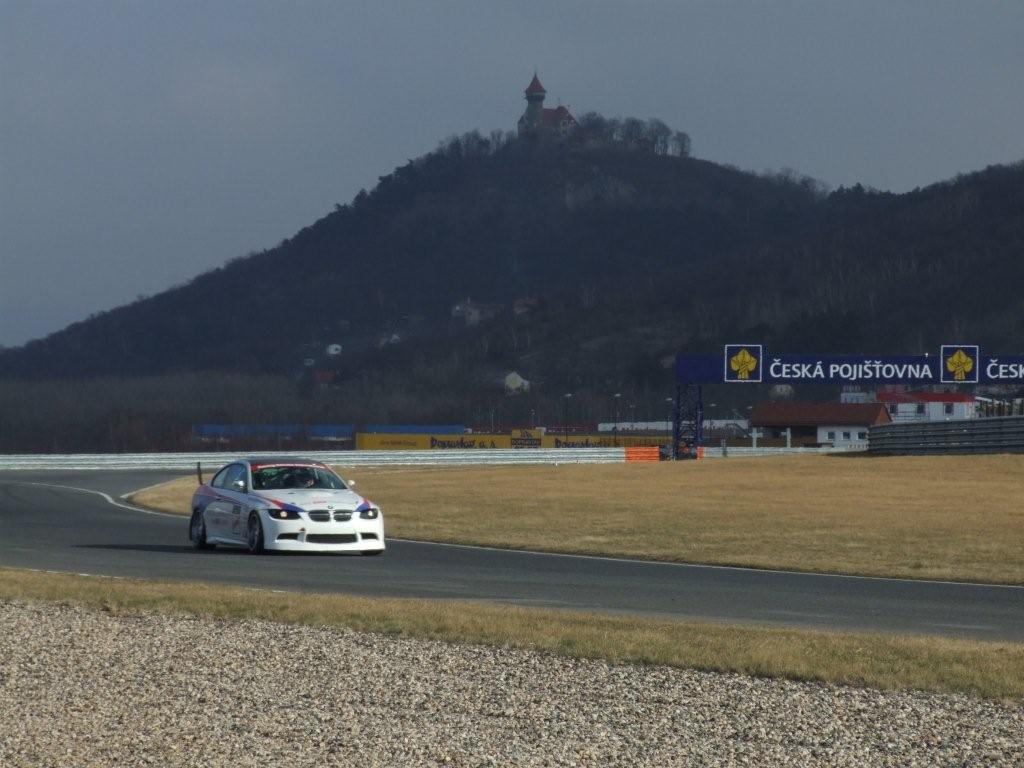 Rakouský lyžařský tým testuje v aerodynamickém tunelu BMW