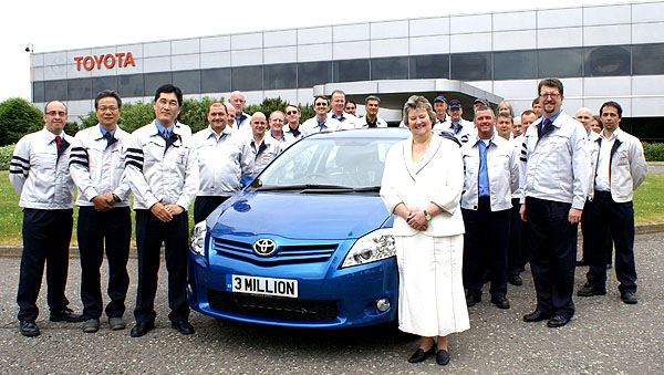 Společnost Toyota Manufacturing UK (TMUK) ve Velké Británii vyrobila vůz s pořadovým číslem 3 miliony