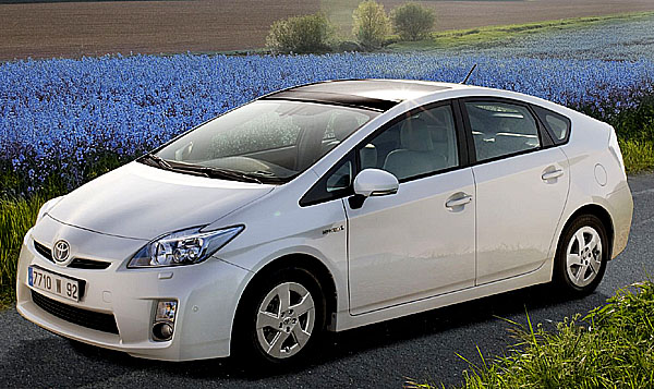 Toyota Prius získala prestižní titul Japonské auto roku 2009-2010