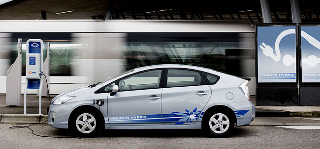 Pařížský magistrát využije vozy Toyota Prius s technologií Plug-in