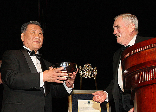 Prezident firmy Hyundai převzal v New Yorku Van Fleetovu cenu