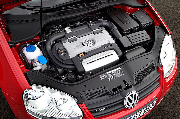 Volkswagen uvede do sériové výroby revoluční motor s dvojitým přeplňováním „Twincharger“