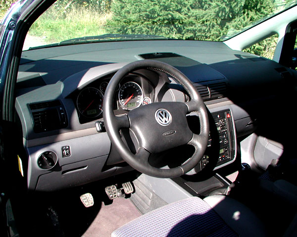 Pětimístný Volkswagen Sharan s možností odpočtu DPH v testu redakce